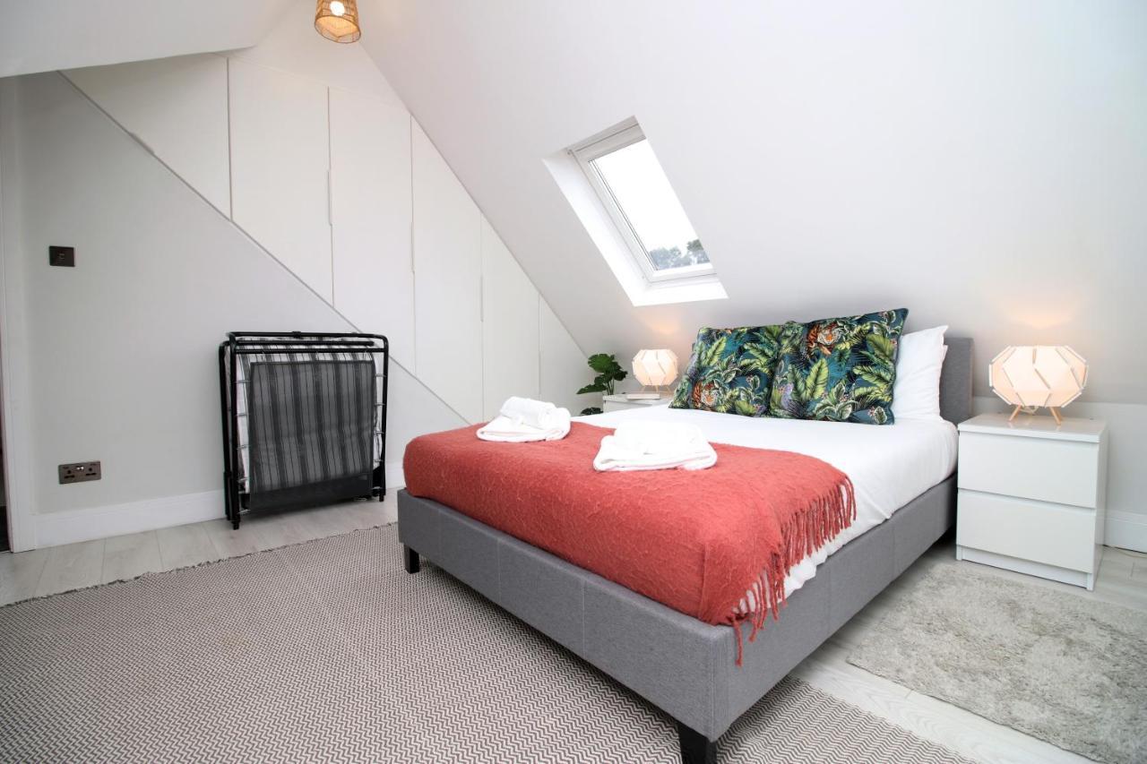 New 2 Bed Comfort - Functional - Secure - Private Apartment Cardiff