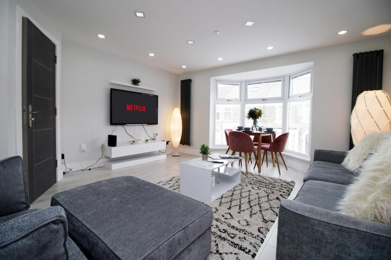 New 2 Bed Comfort - Functional - Secure - Private Apartment Cardiff