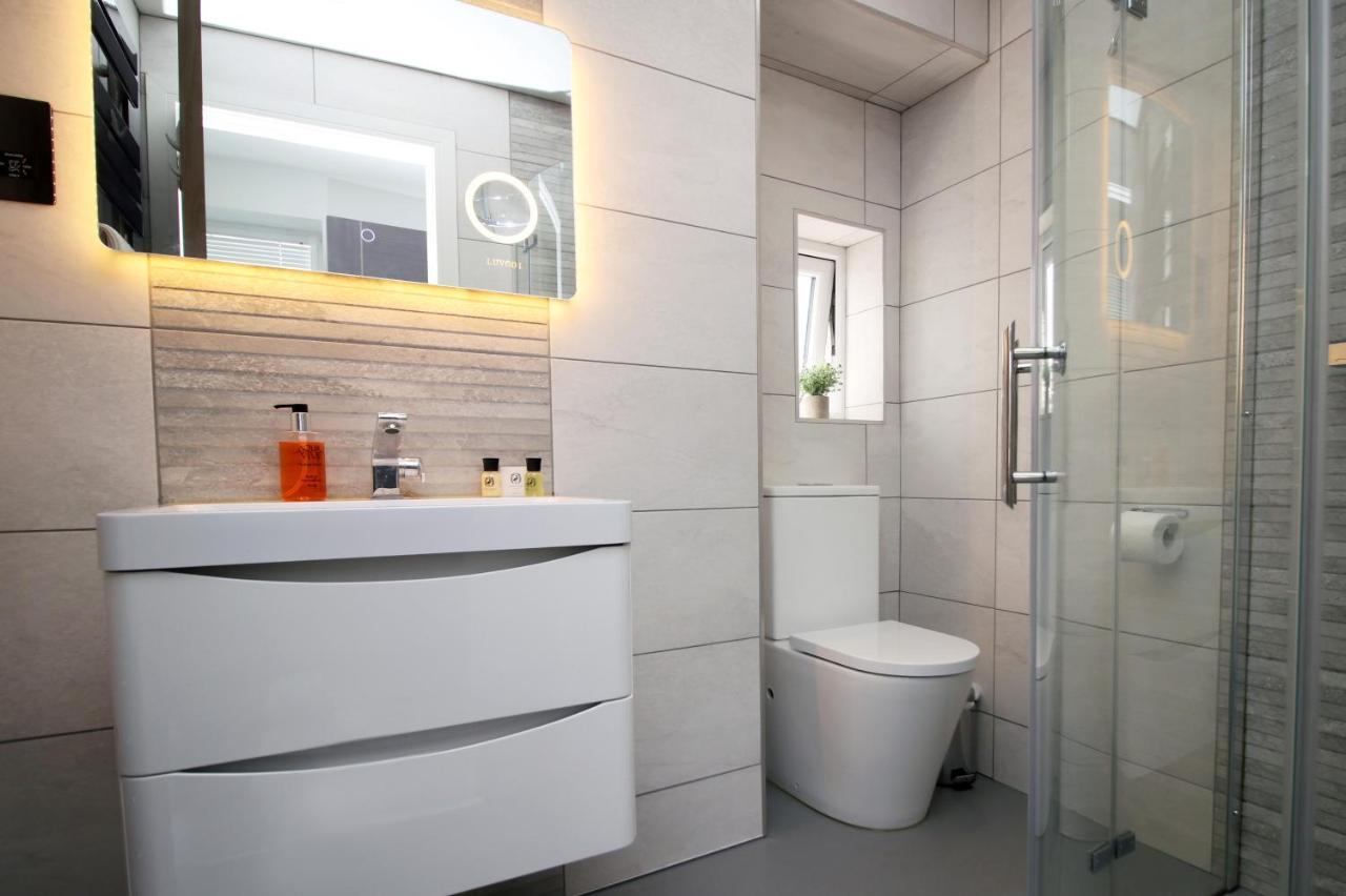 New 2 Bed Comfort - Functional - Secure - Private Apartment Cardiff