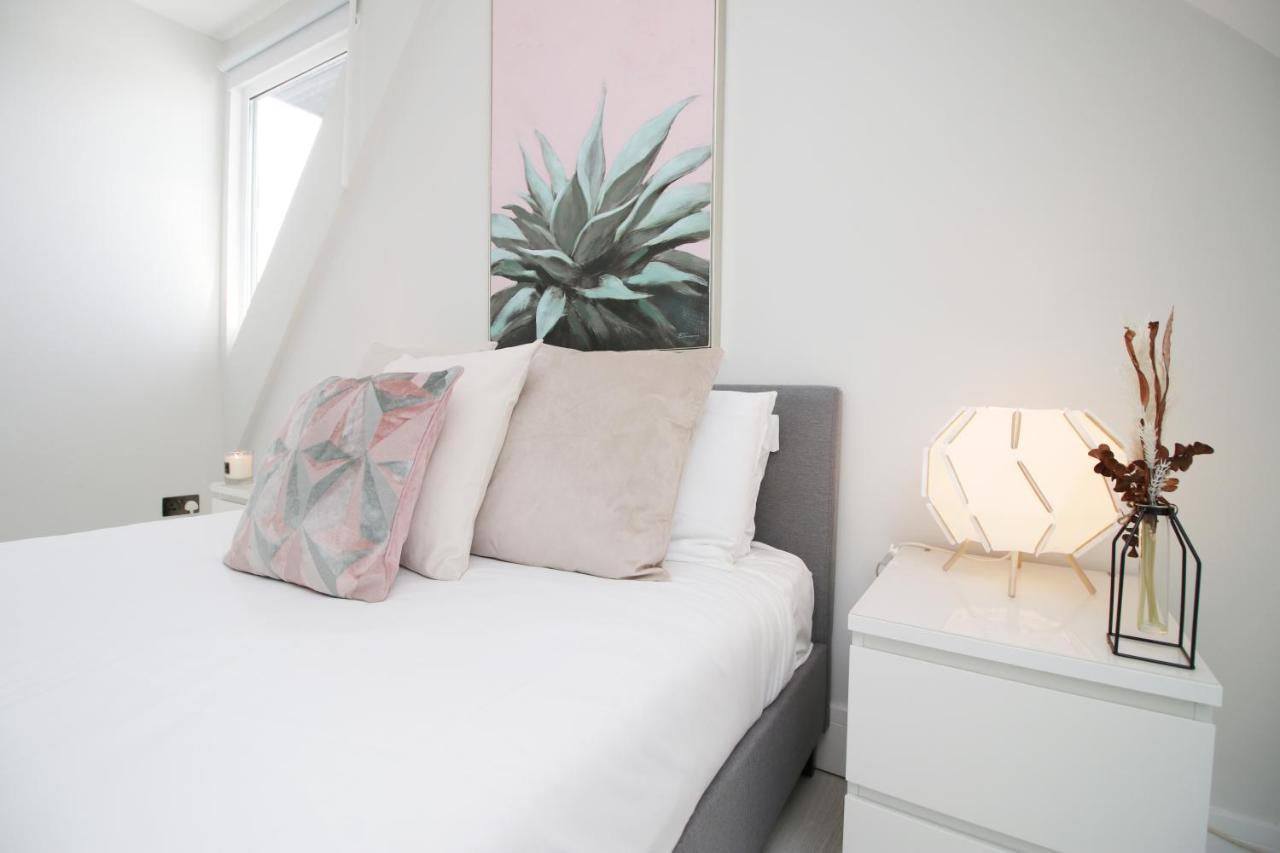 New 2 Bed Comfort - Functional - Secure - Private * Cardiff