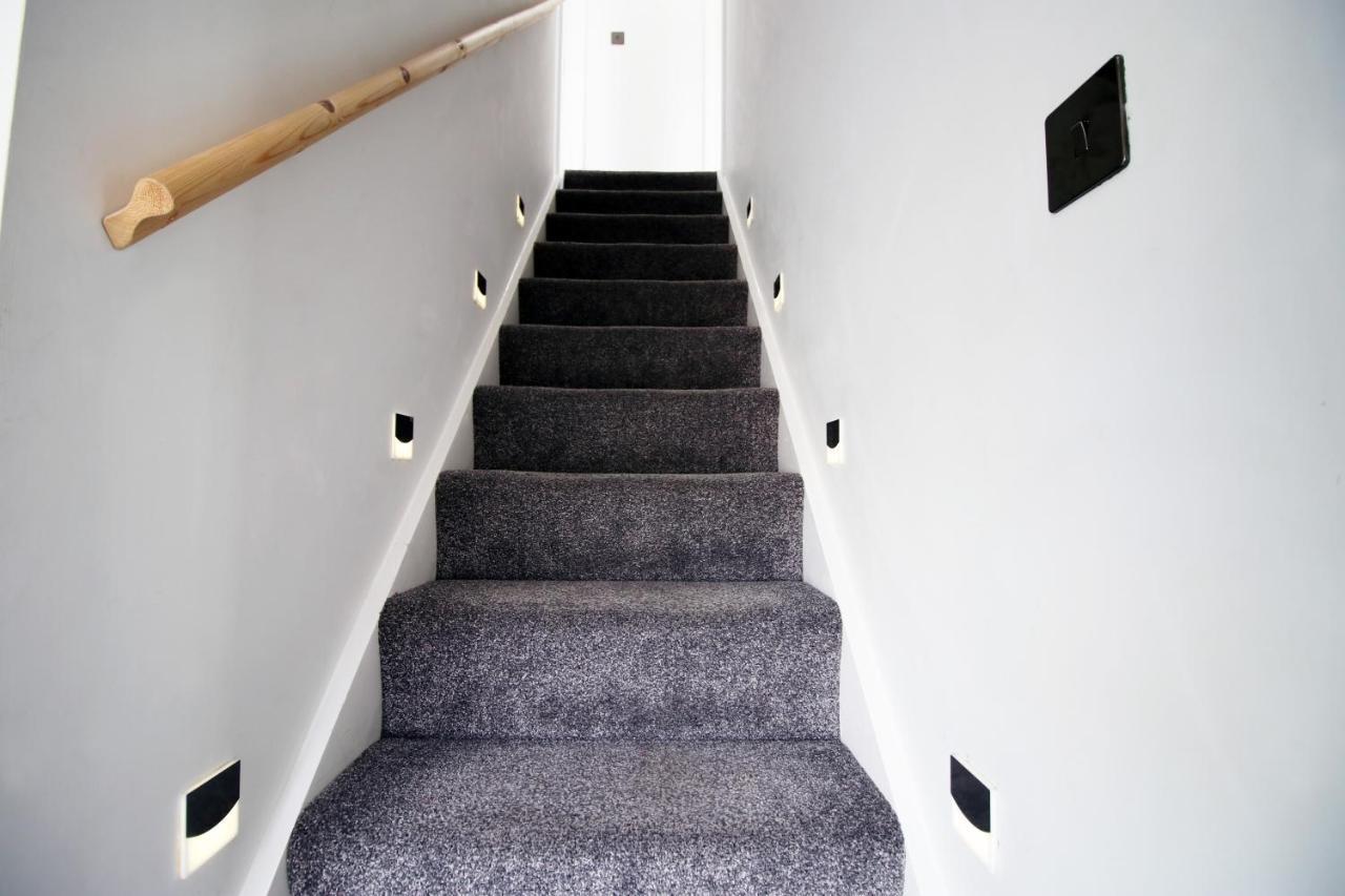 New 2 Bed Comfort - Functional - Secure - Private *