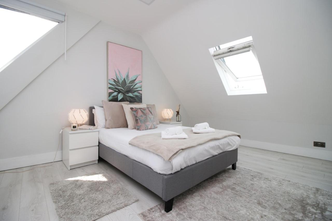 New 2 Bed Comfort - Functional - Secure - Private *