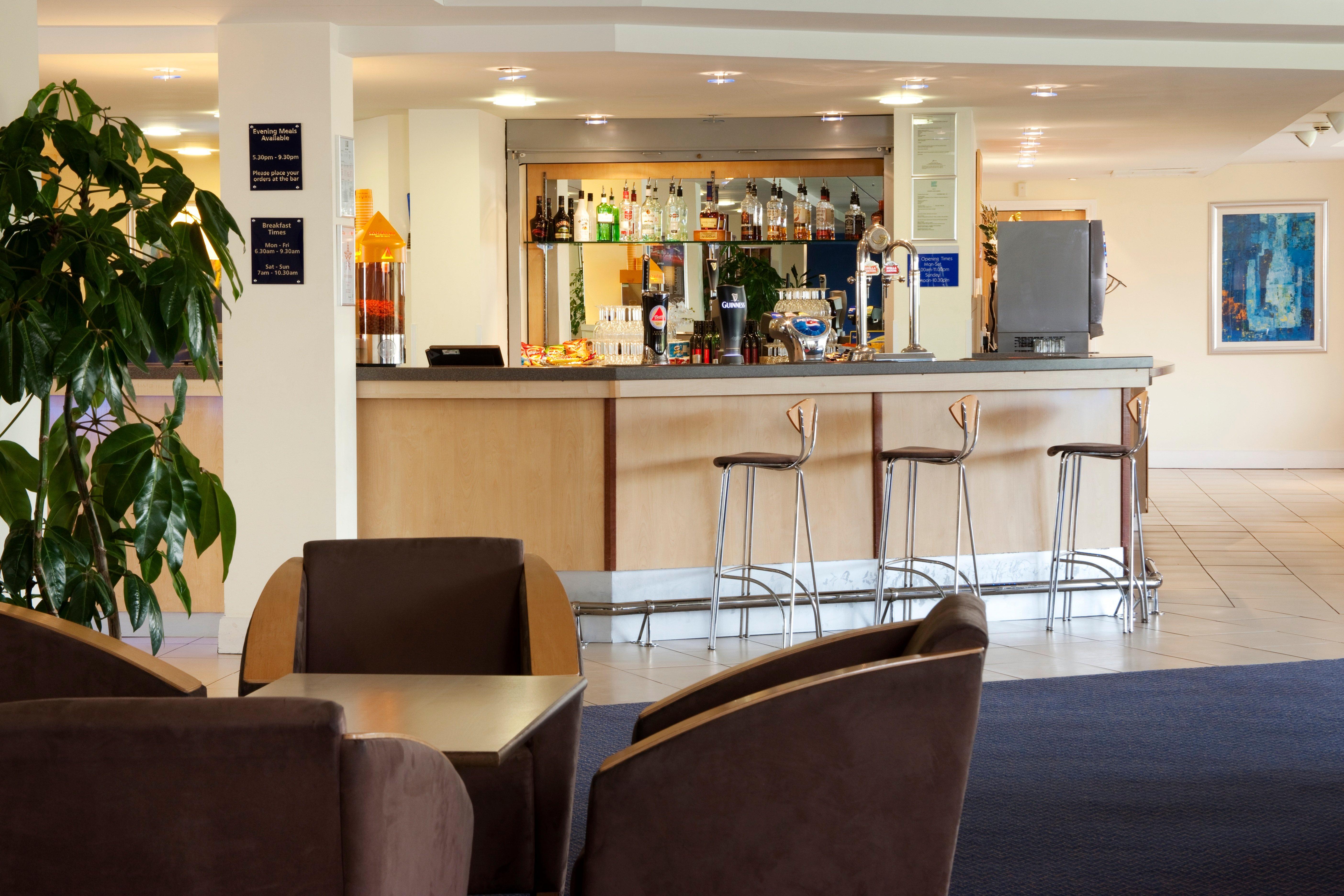 Hotel Express Airport, An Ihg Cardiff
