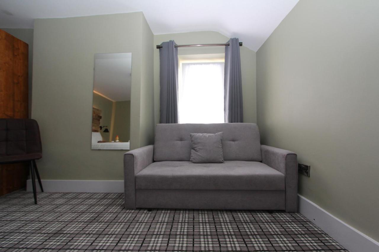 Hotel Tyr Winch Cardiff