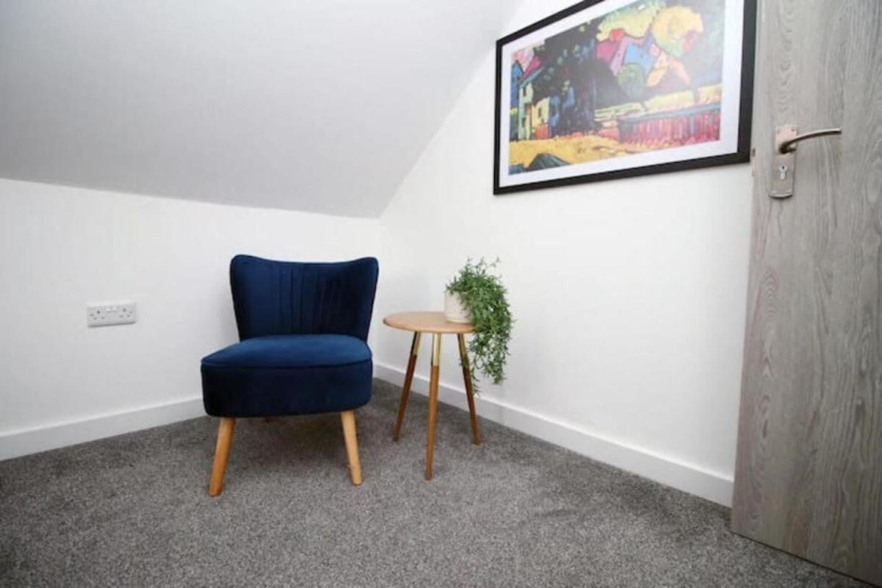 Flat In Centre * Cardiff