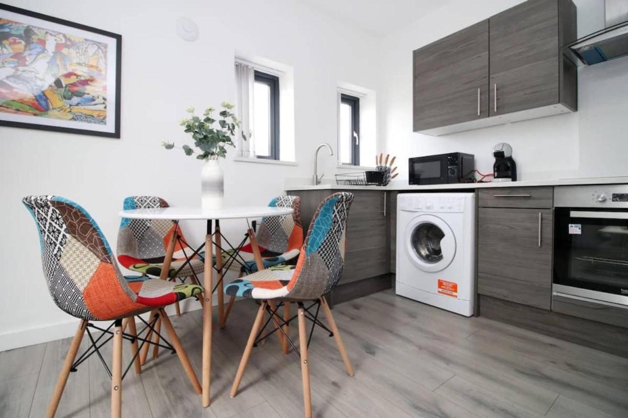 Flat In Centre Apartment Cardiff