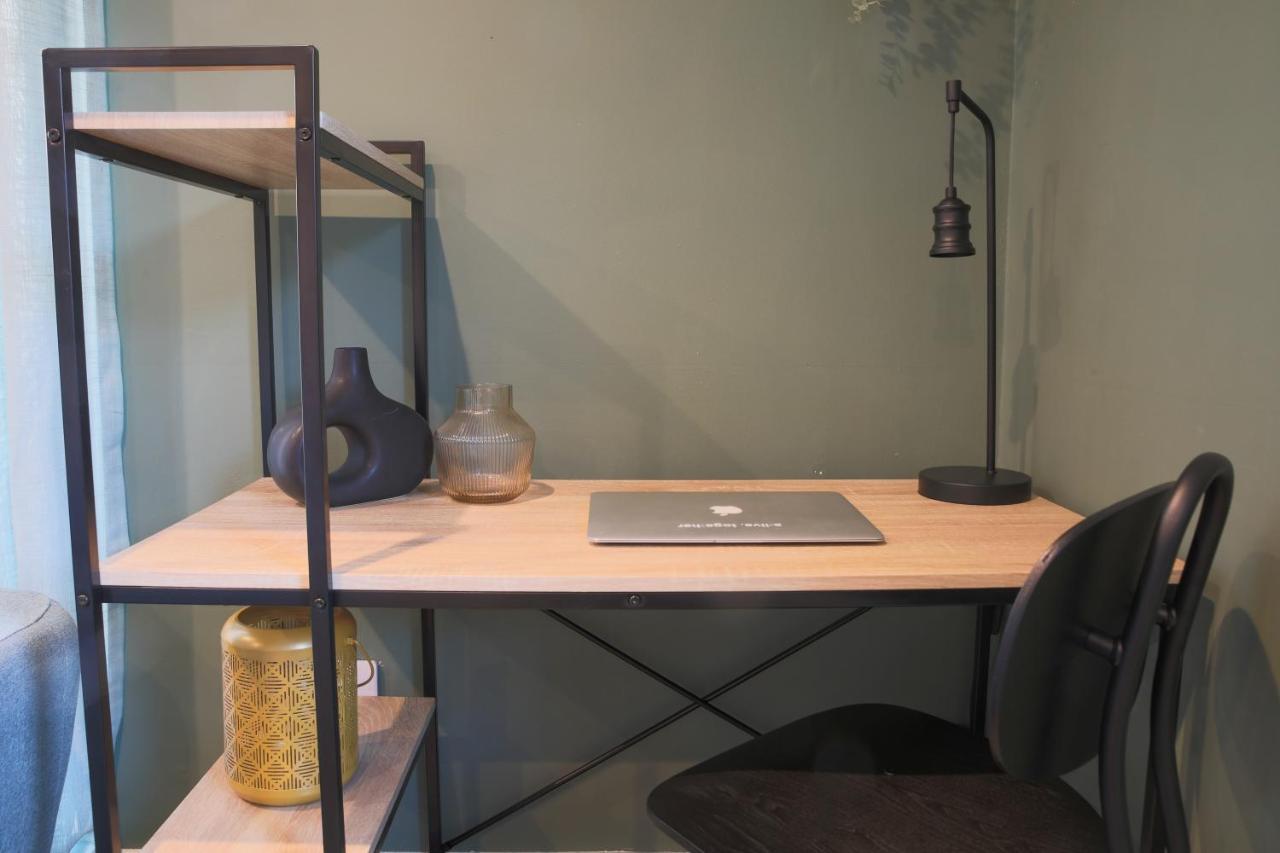 Stayright Stylish Bay 2 Bed Apartment- Private Parking & 10 Mins To Bay &
