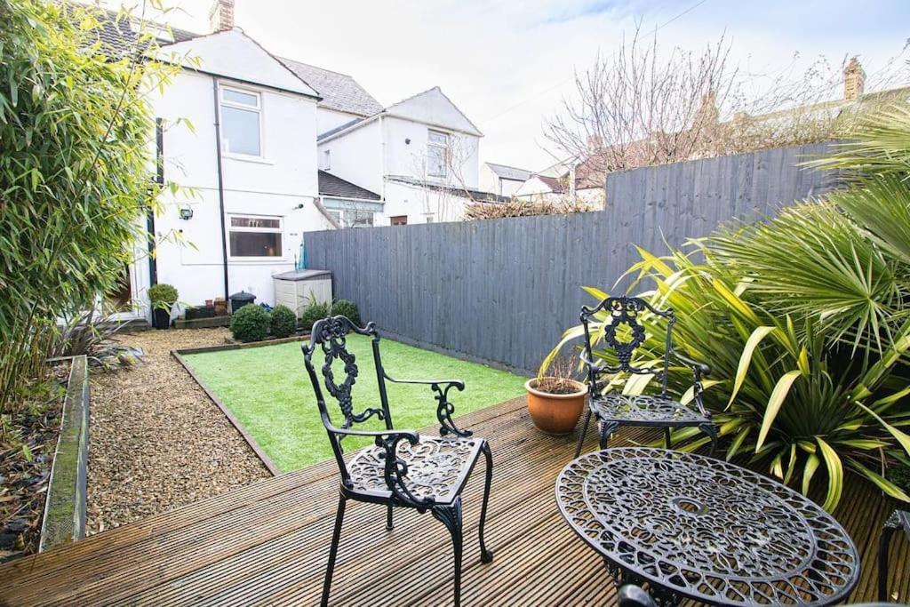 Burnaby's Home, By Host, Free On Street Parking *