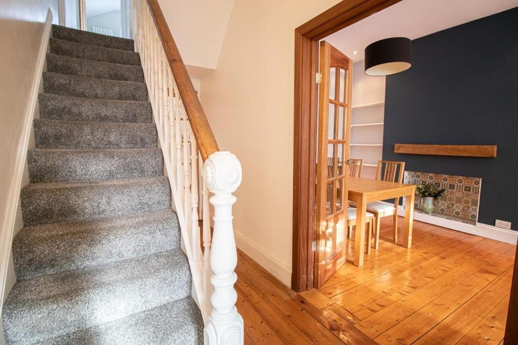 Burnaby's Home, By Host, Free On Street Parking Cardiff