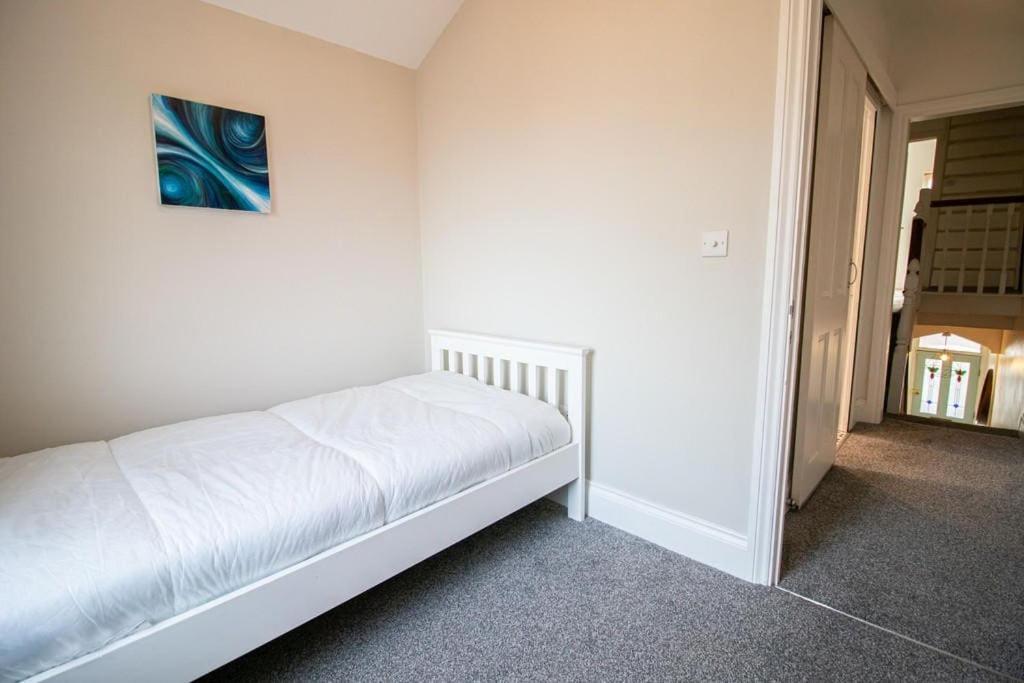Guest house Burnaby's Home, By Host, Free On Street Parking Cardiff