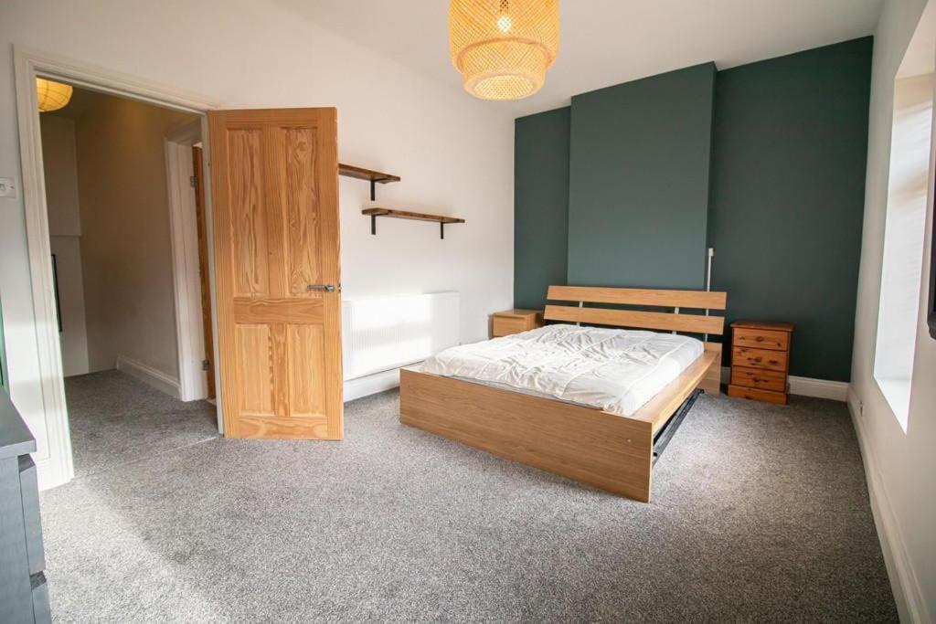 Burnaby's Home, By Host, Free On Street Parking Cardiff