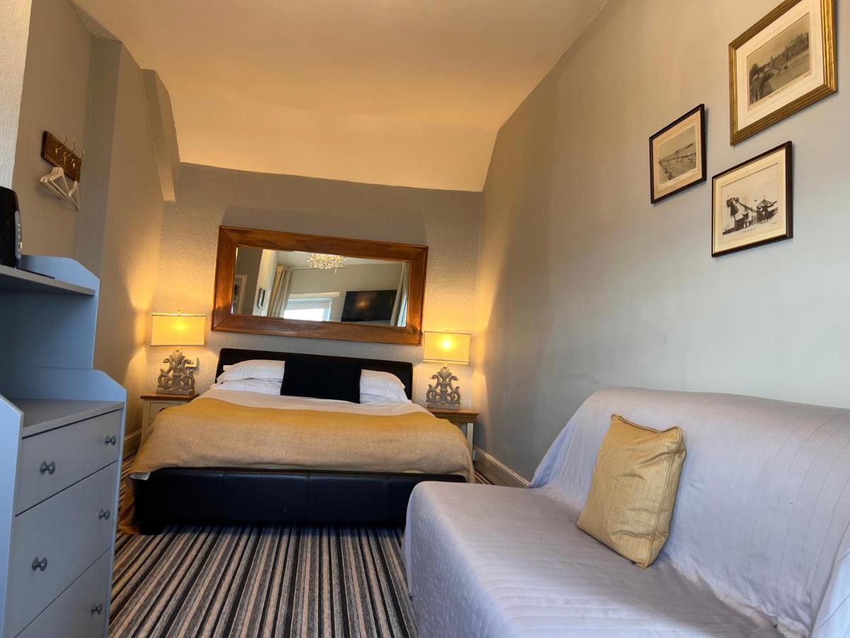 Sids Restaurant And Bar With 3* Cardiff