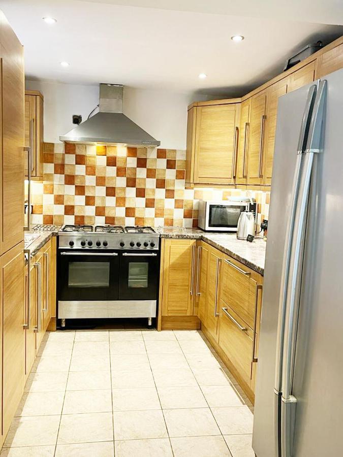 Homestay Blessings Of Peace Away From Cardiff