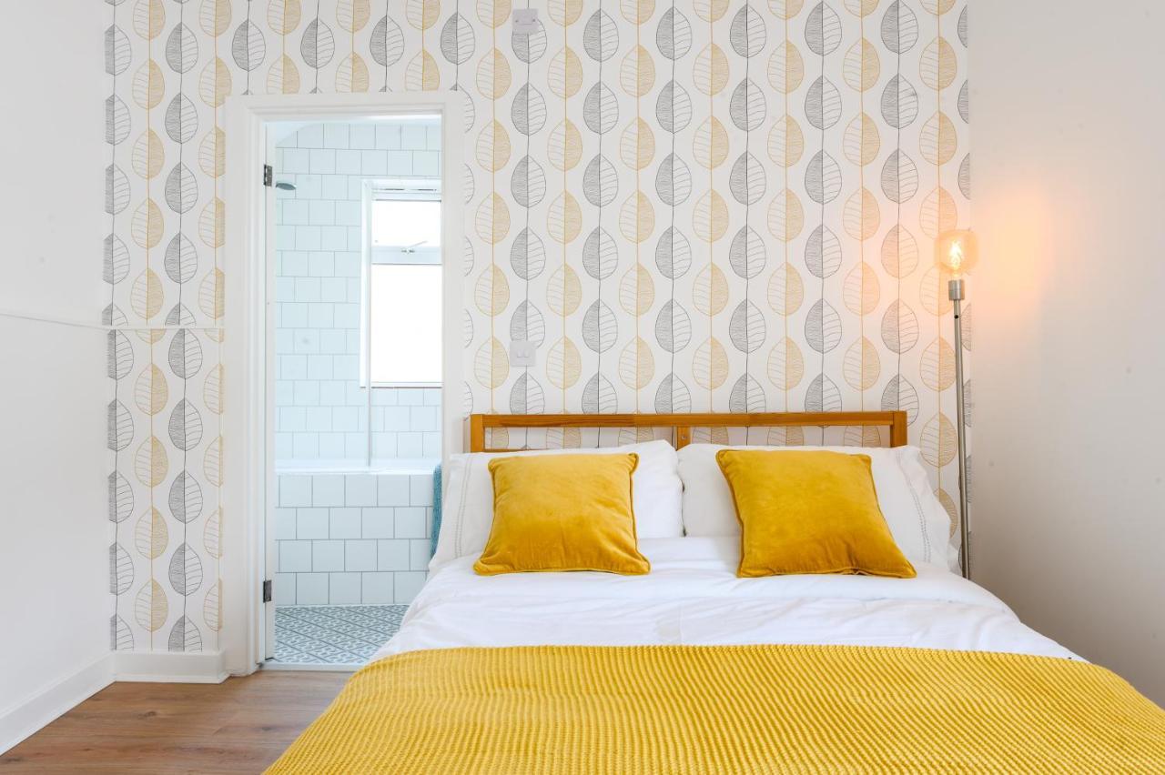 Apartment Neighbourhood Bedrooms *
