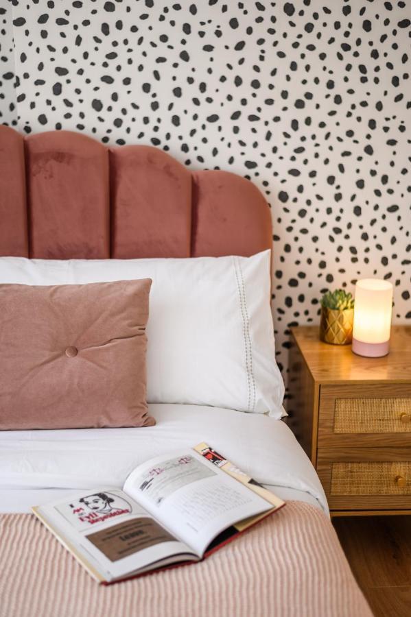 Neighbourhood Bedrooms Apartment *