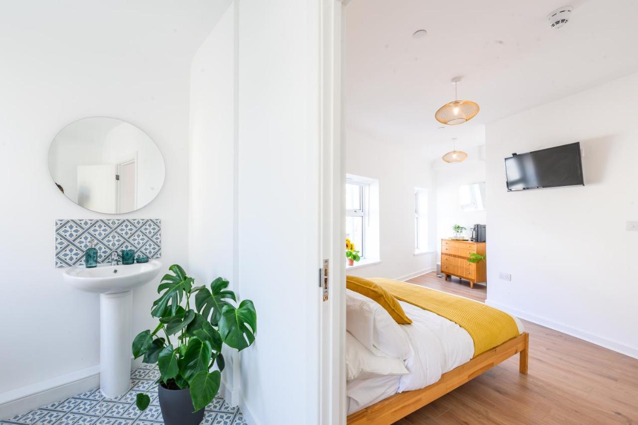 Apartment Neighbourhood Bedrooms *