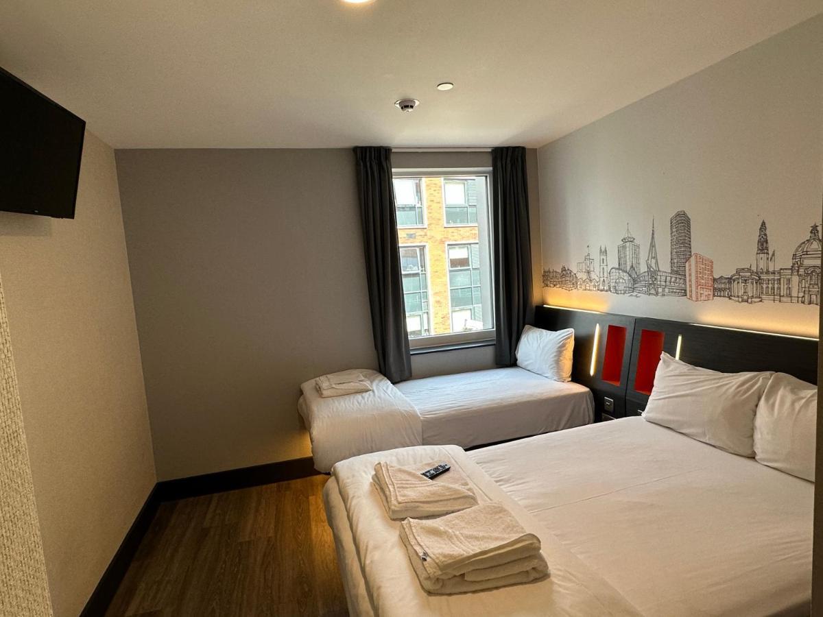 Easyhotel