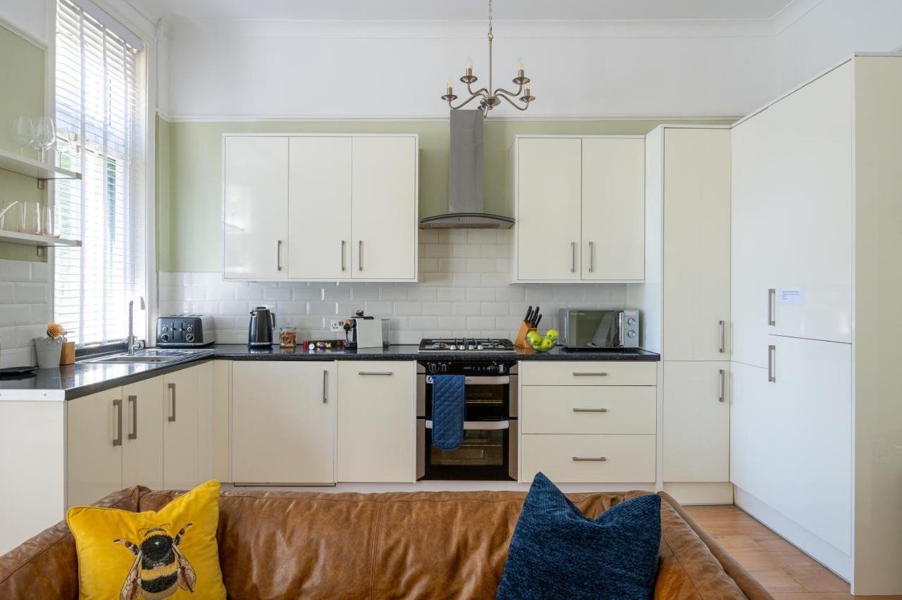 Prime Location Pontcanna Modern 2 Bedroom With Privat Parking Apartment