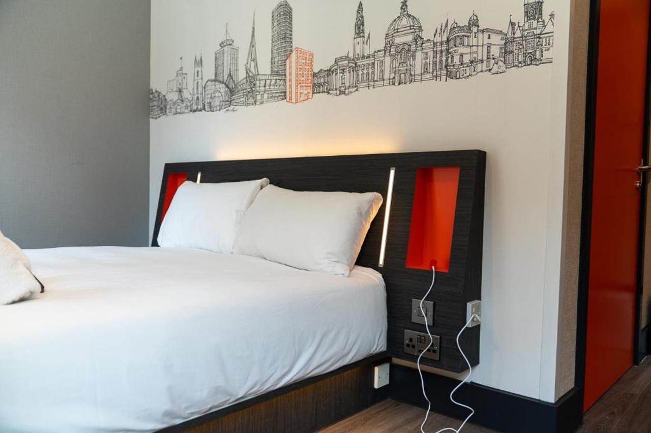 Easyhotel 3*