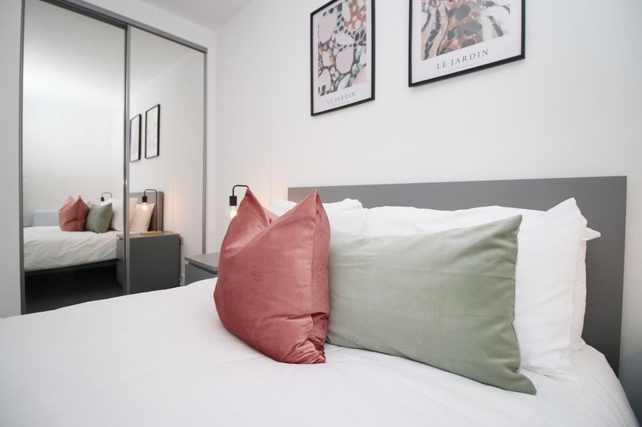 New Modern By Ekliving Luxe Cardiff