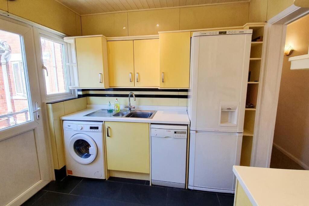Apartment Free Parking-central Location Cardiff