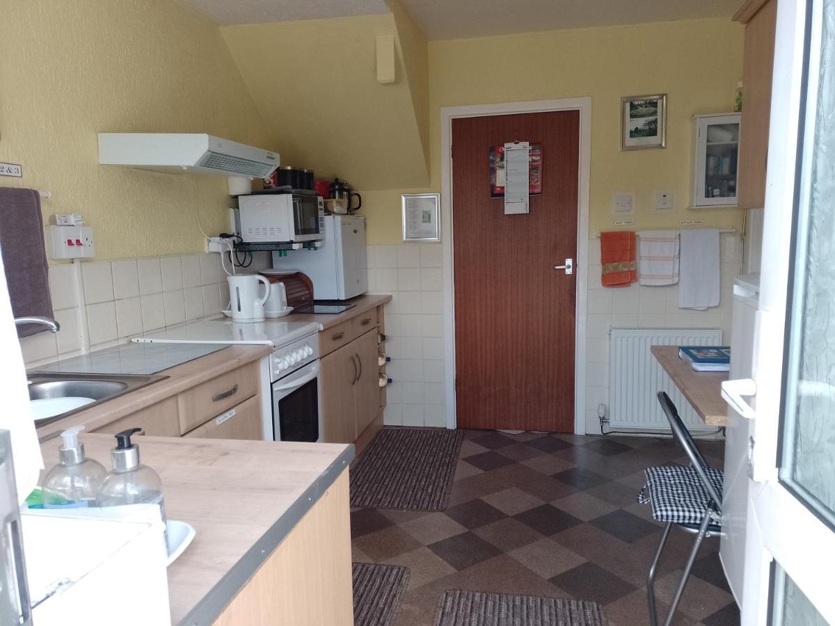Super Single Bed & Breakfast