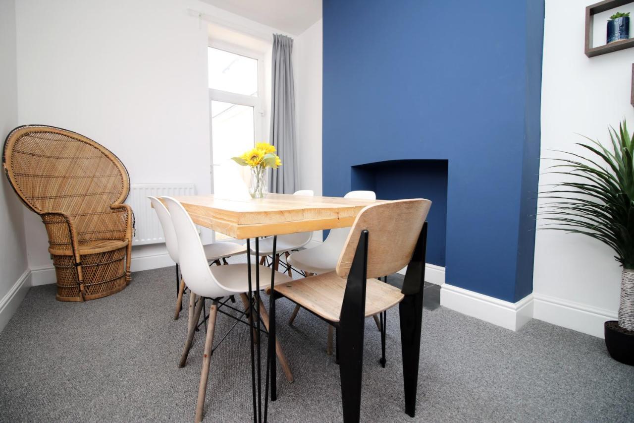- 3 Bedroom - Free Parking - Walk To Shopping Town Centre And Castle Cardiff