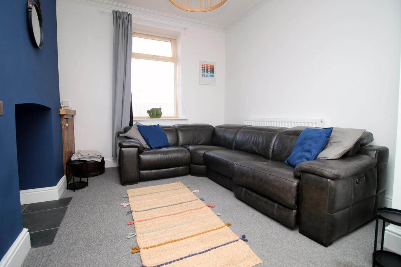 - 3 Bedroom - Free Parking - Walk To Shopping Town Centre And Castle Cardiff