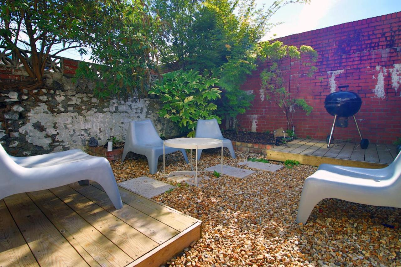 - 3 Bedroom - Free Parking - Walk To Shopping Town Centre And Castle * Cardiff
