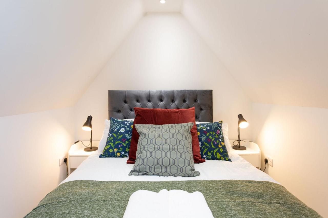 Stayright Flats In With Designated Parking Apartment *