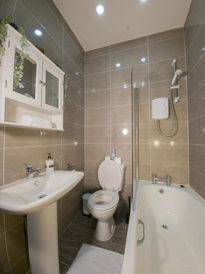 Cosmeston Cwtch By Promise Cardiff