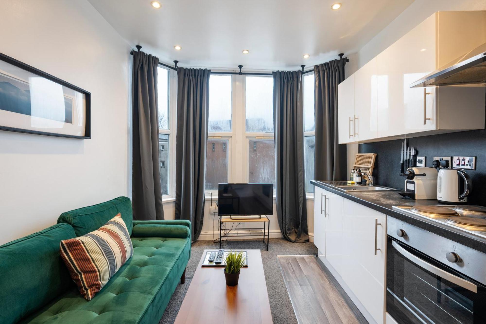 2 Bedroom Near Centre, Uni & Parks! Apartment Cardiff