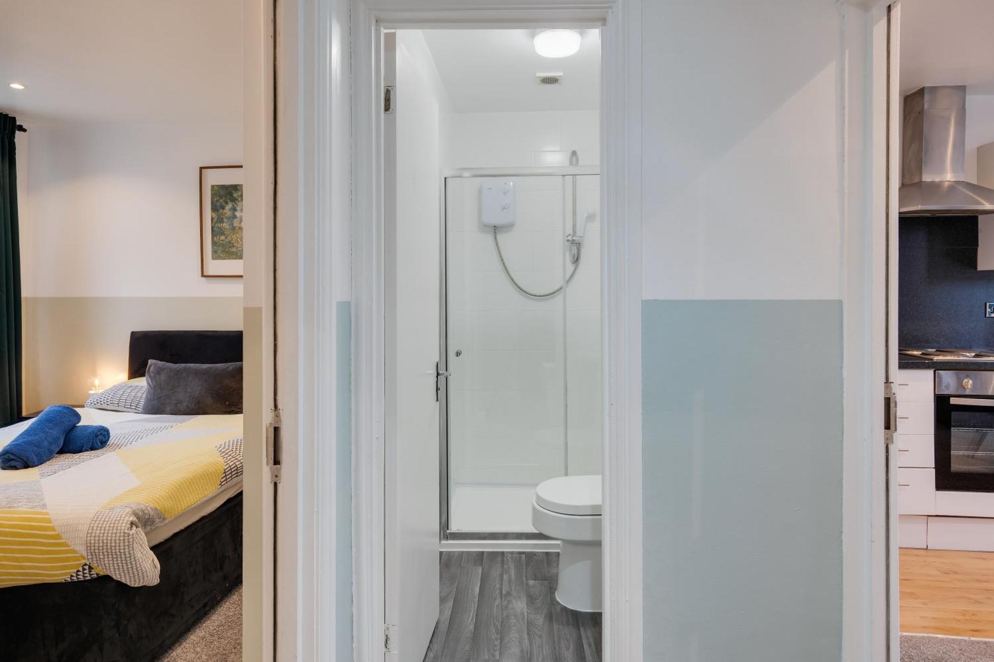 Duplex For Up To 13 Near Centre Cardiff