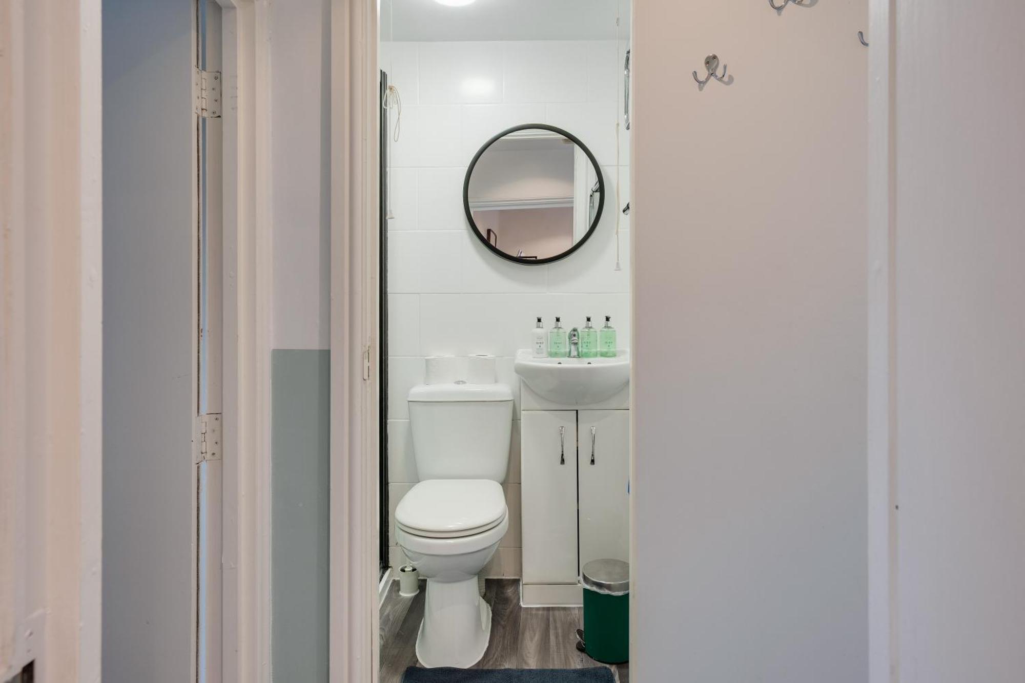 Duplex For Up To 13 Near Centre Cardiff