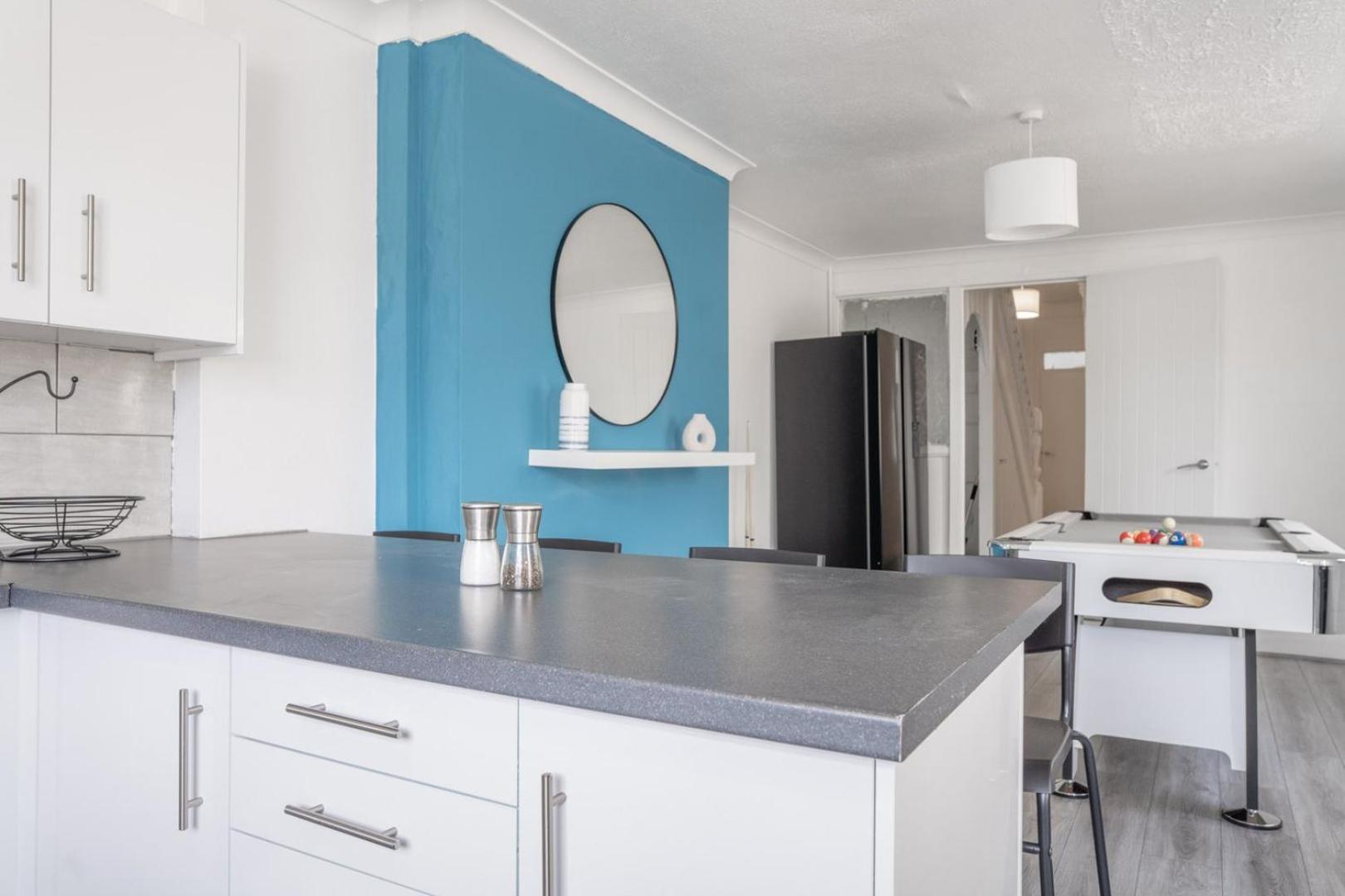 Spacious 4-bedroom | Pool Table * Cardiff