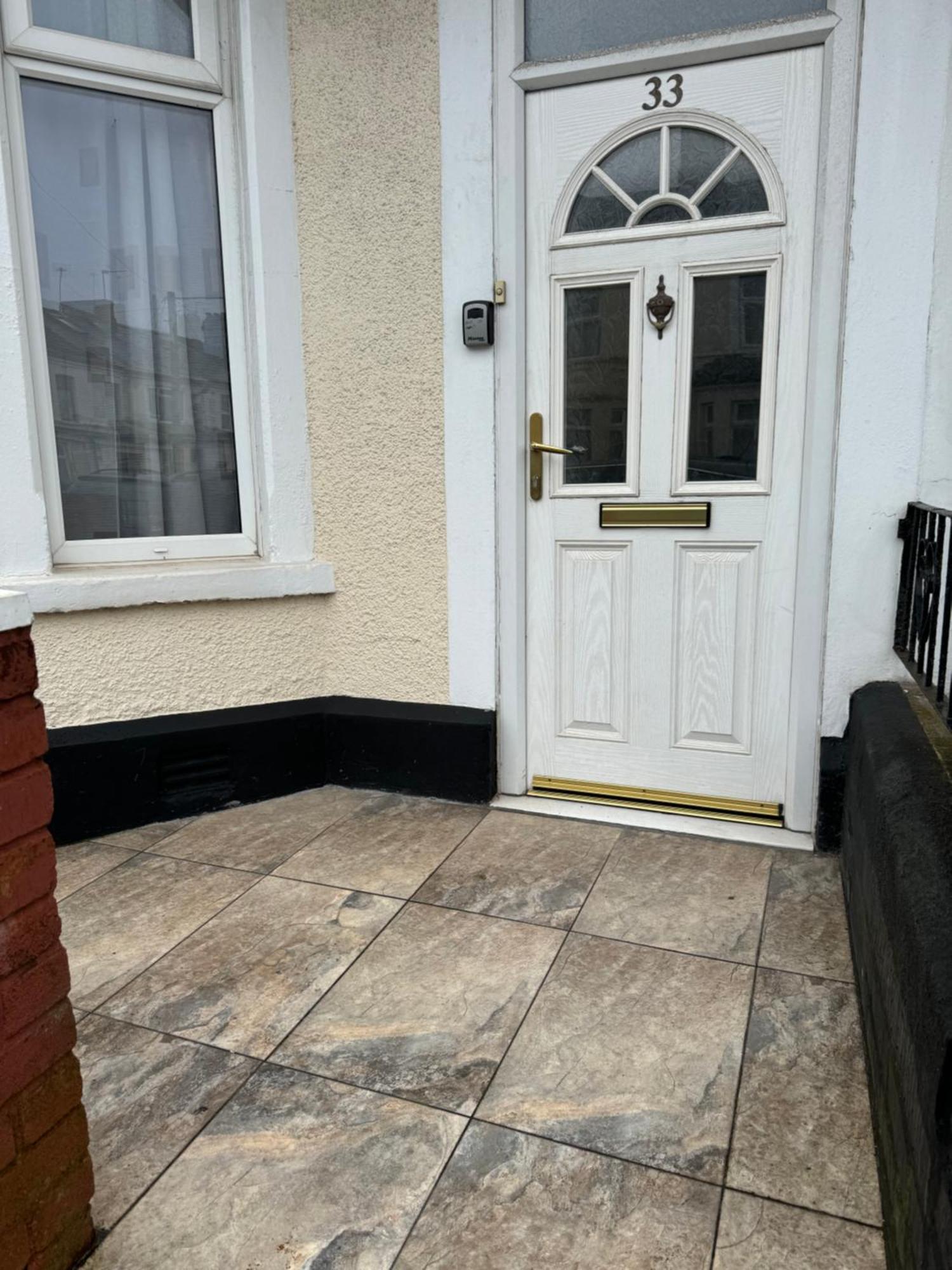 Grangetown Stylish 3bed House. Holiday home Cardiff
