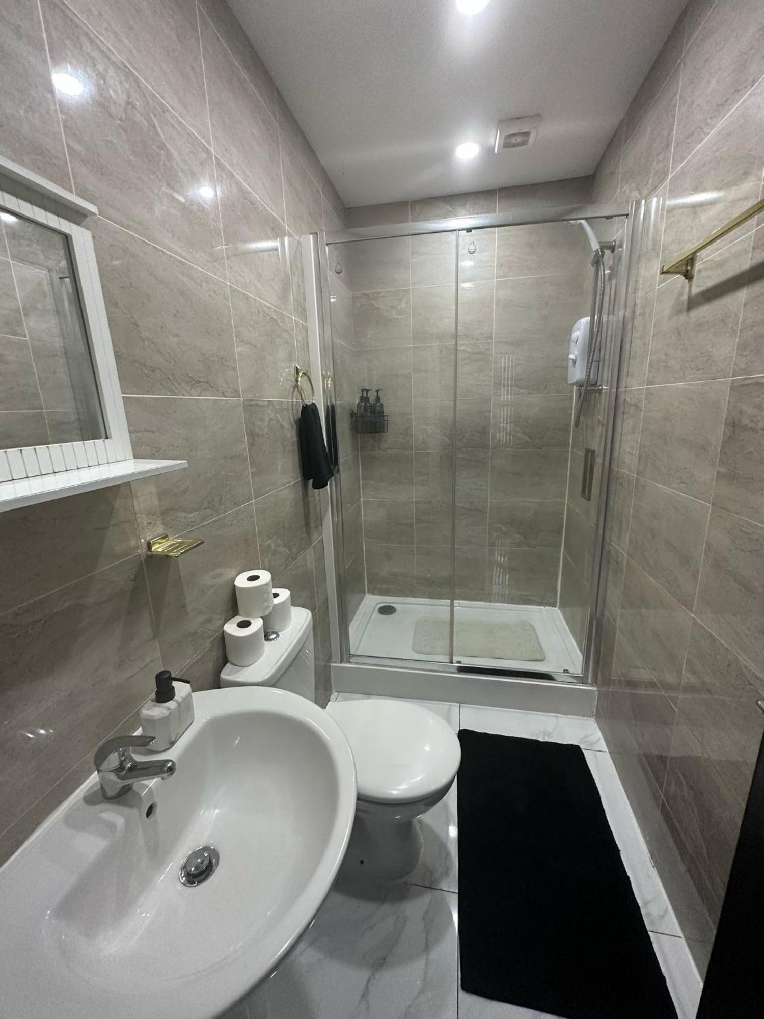 Apartment 2 Bedroom Flat With Hot Tub Cardiff
