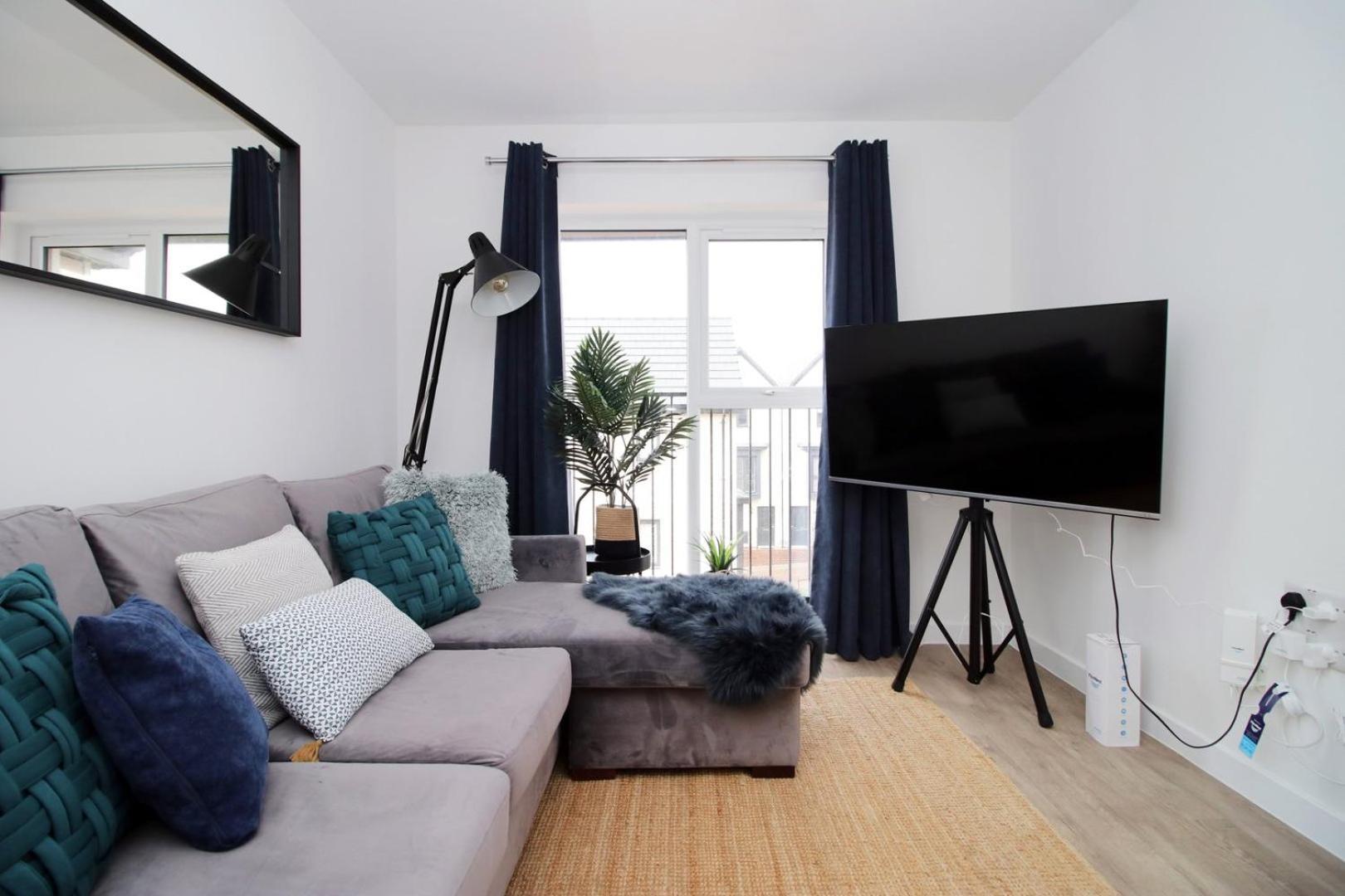 Church Road Free Parking Apartment