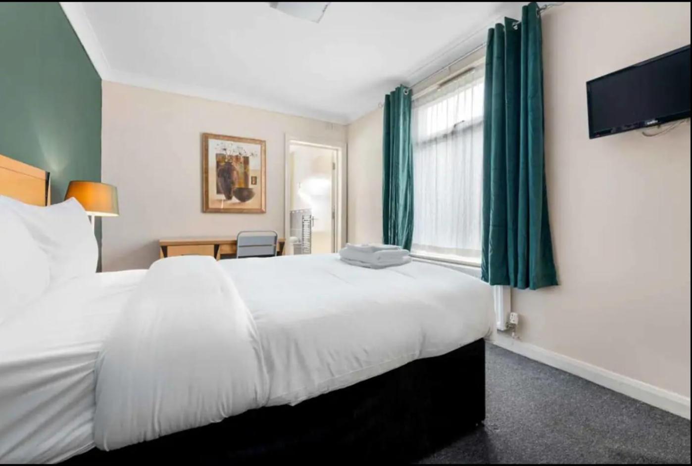 Ensuite In Centre