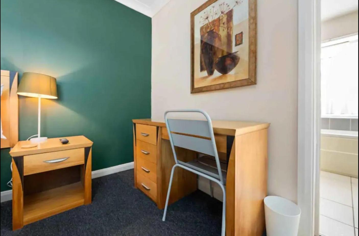 Ensuite In Centre Holiday home Cardiff
