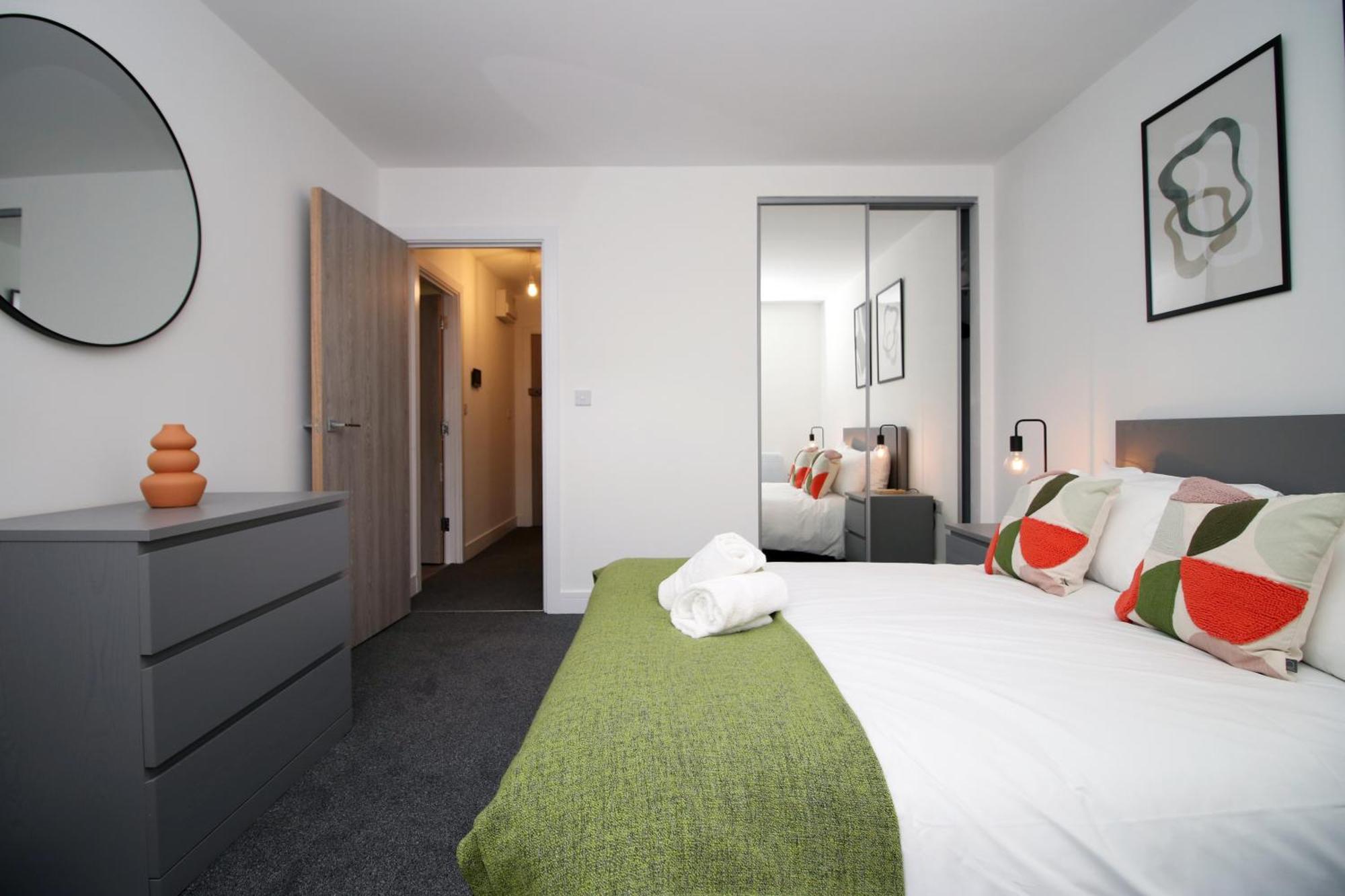 Apartment New Modern By Ekliving Luxe Cardiff