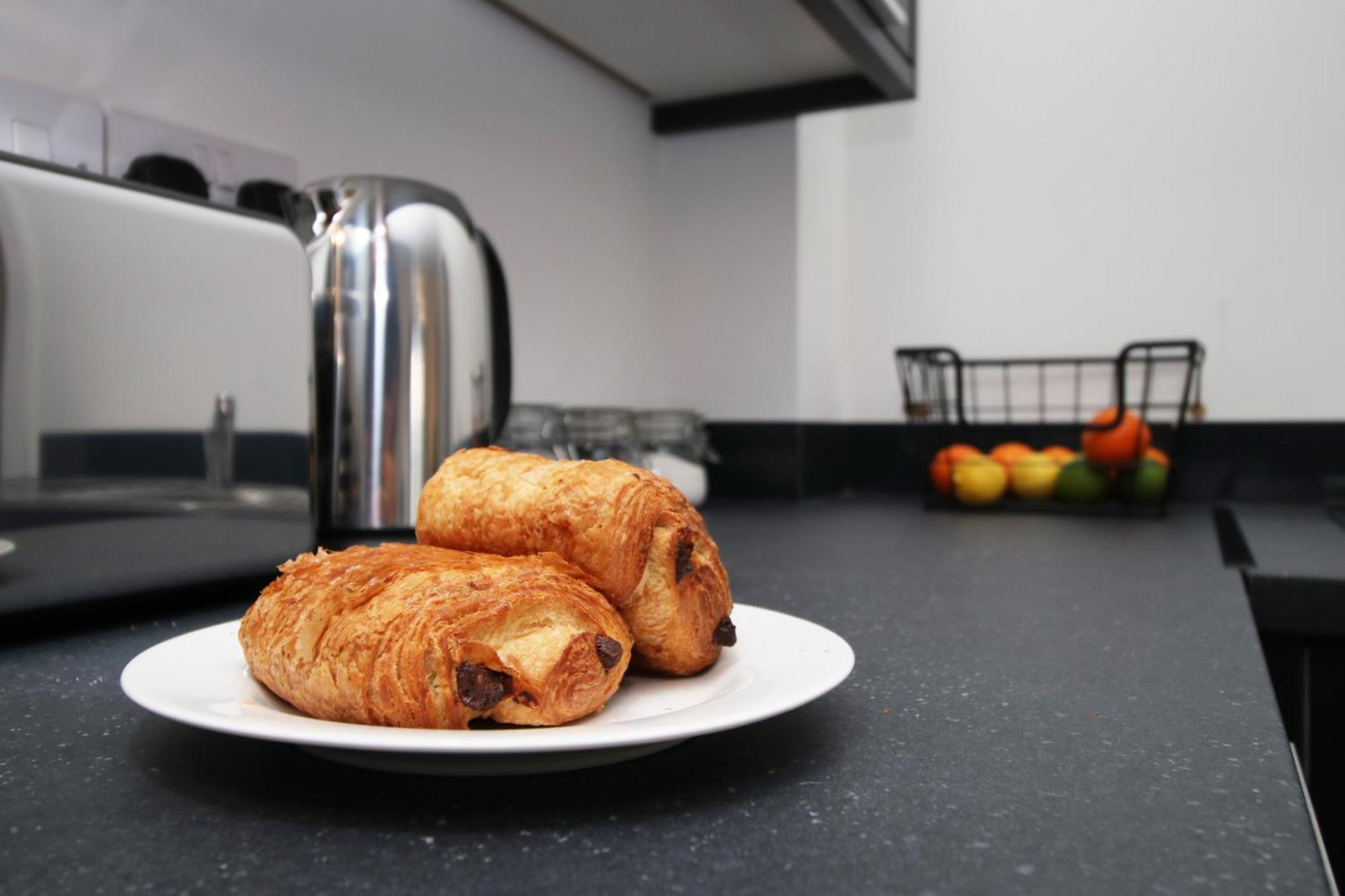 New Modern By Ekliving Luxe Apartment Cardiff