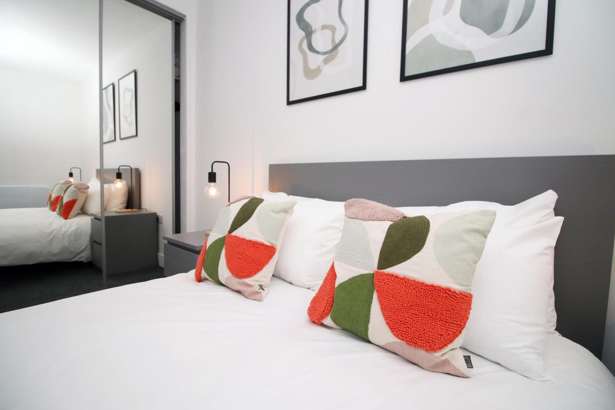 Apartment New Modern By Ekliving Luxe Cardiff