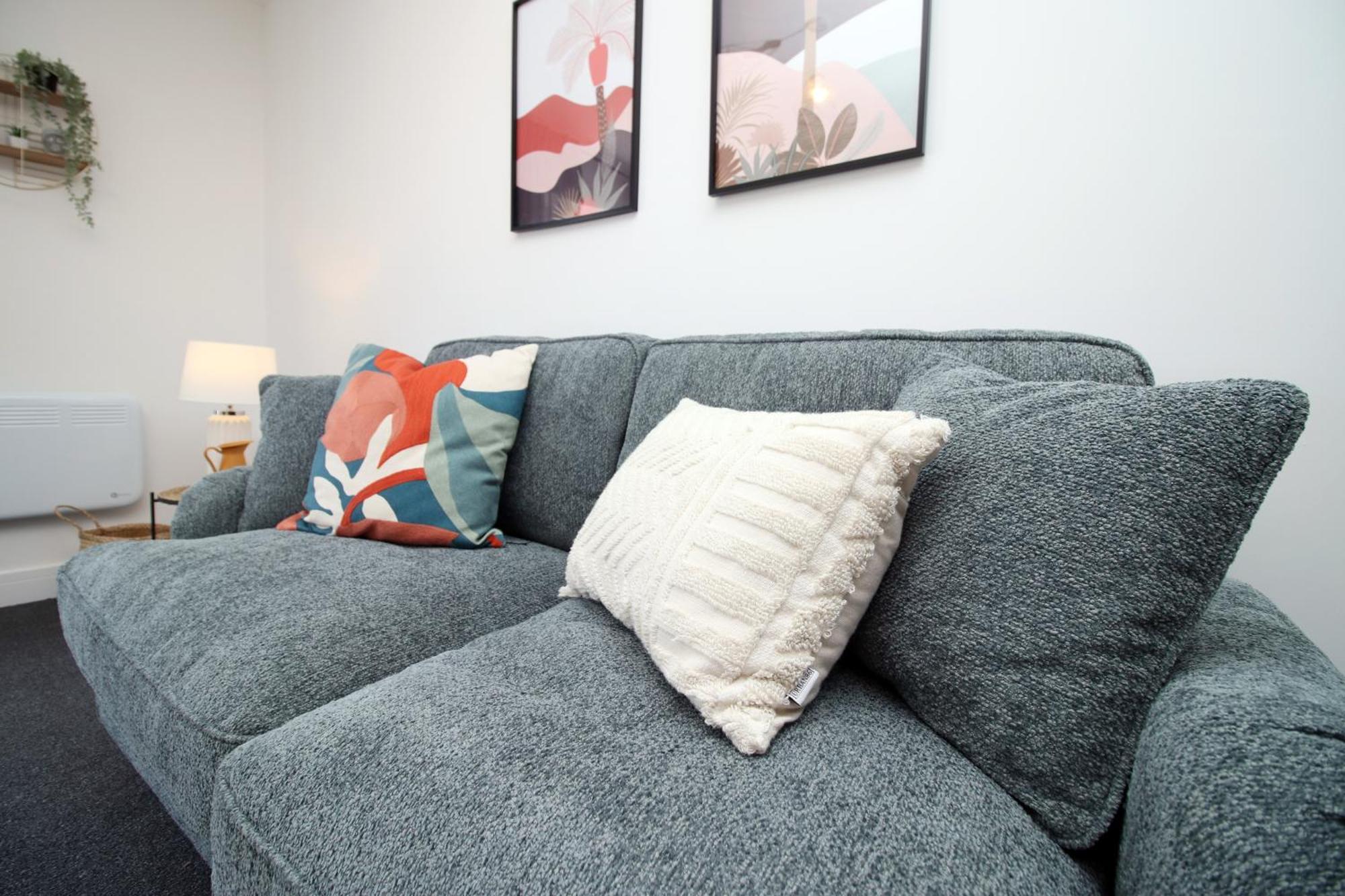 New Modern By Ekliving Luxe Apartment Cardiff