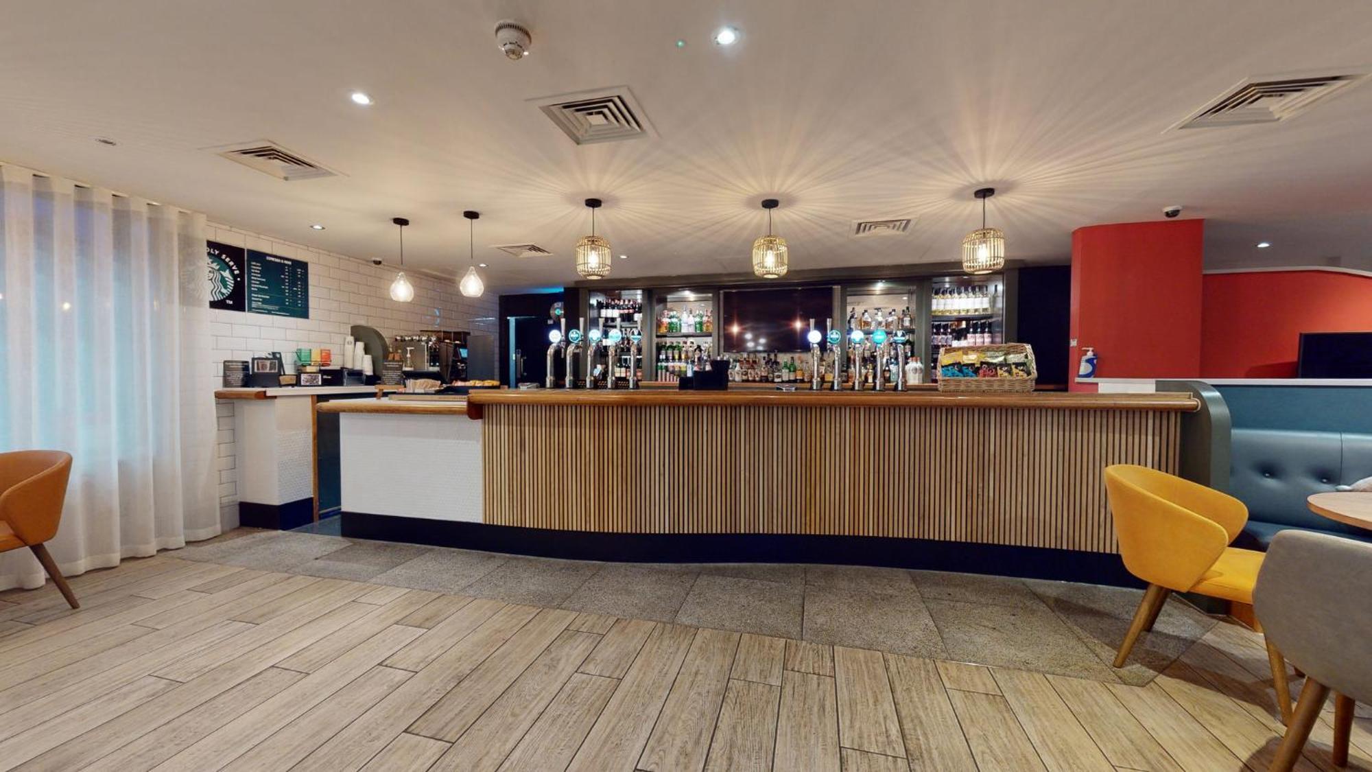 Centre By Ihg Hotel 4*