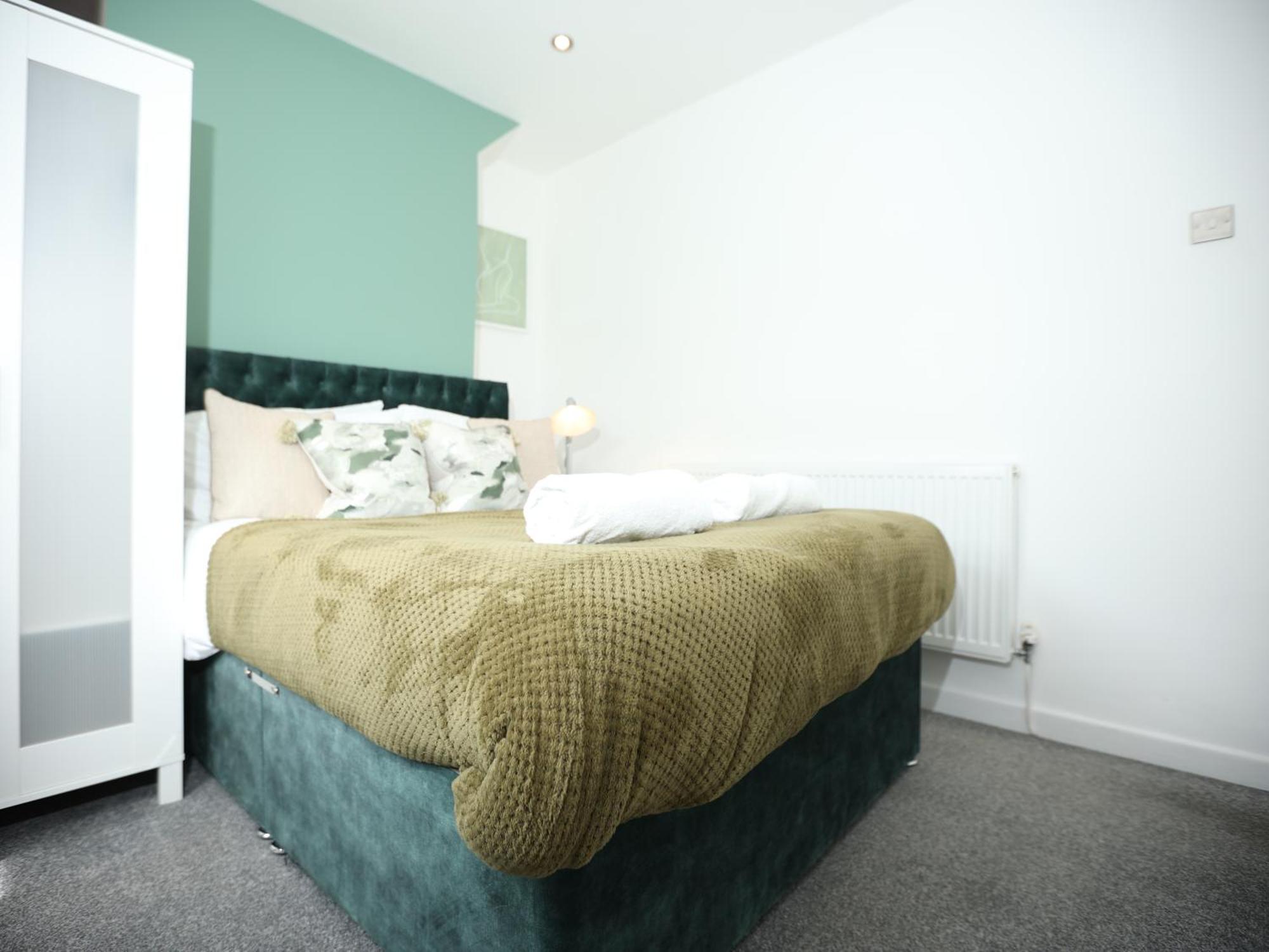 Kerry Croy - Lovely House, Fantastic Location With Free Parking, Perfect For Contractors And Workers Apartment Cardiff