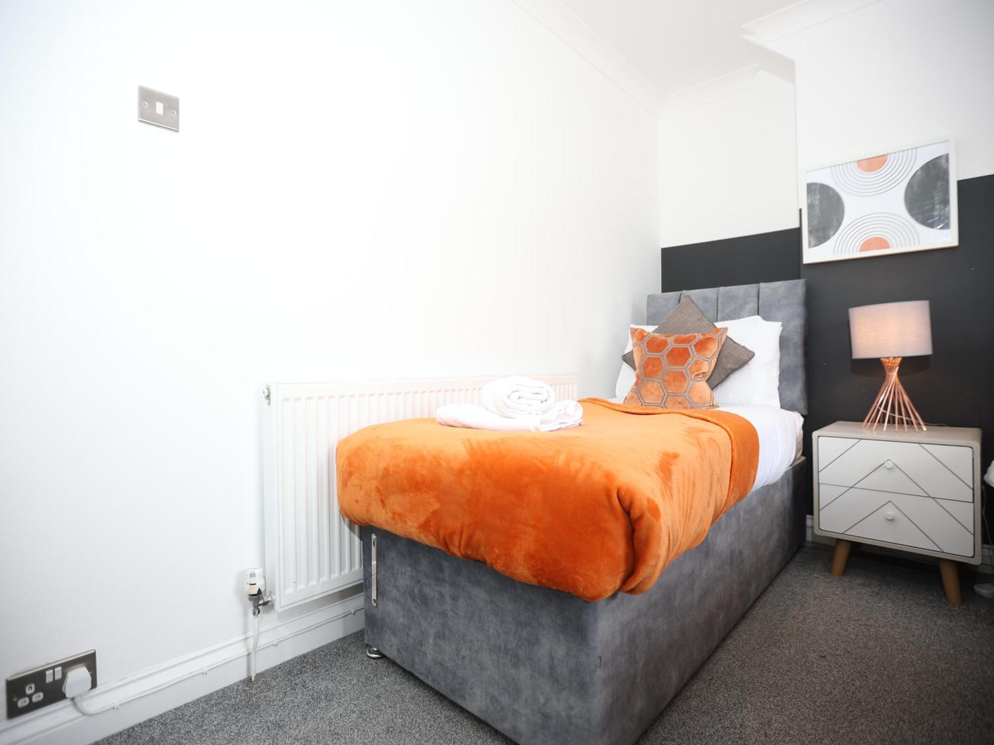Apartment Kerry Croy - Lovely House, Fantastic Location With Free Parking, Perfect For Contractors And Workers