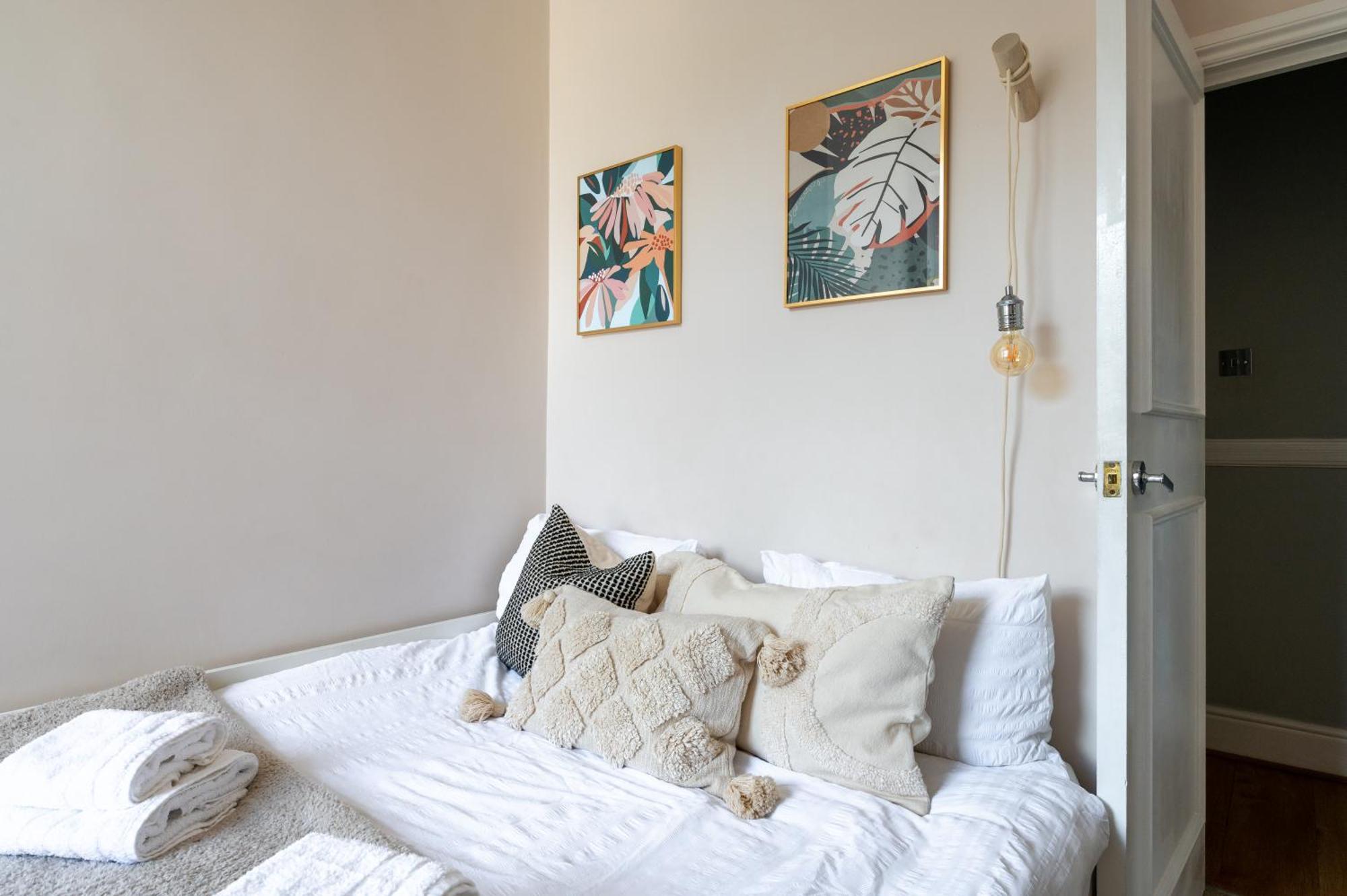 Prime Location Pontcanna Modern 2 Bedroom With Privat Parking Cardiff