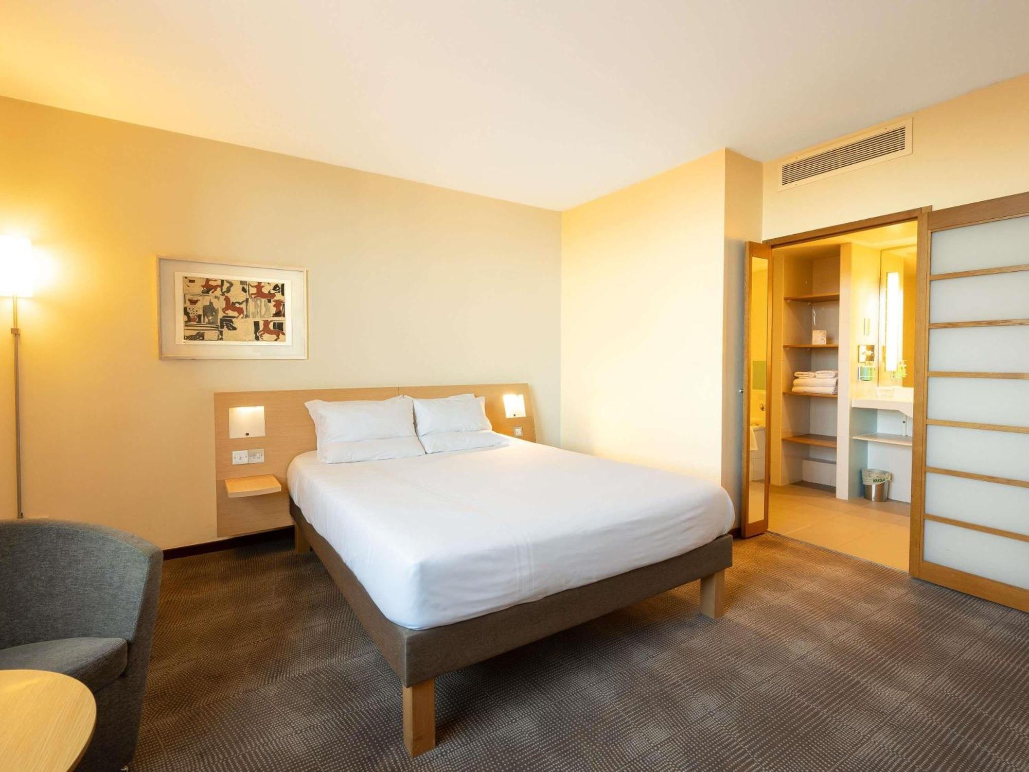 Novotel Centre