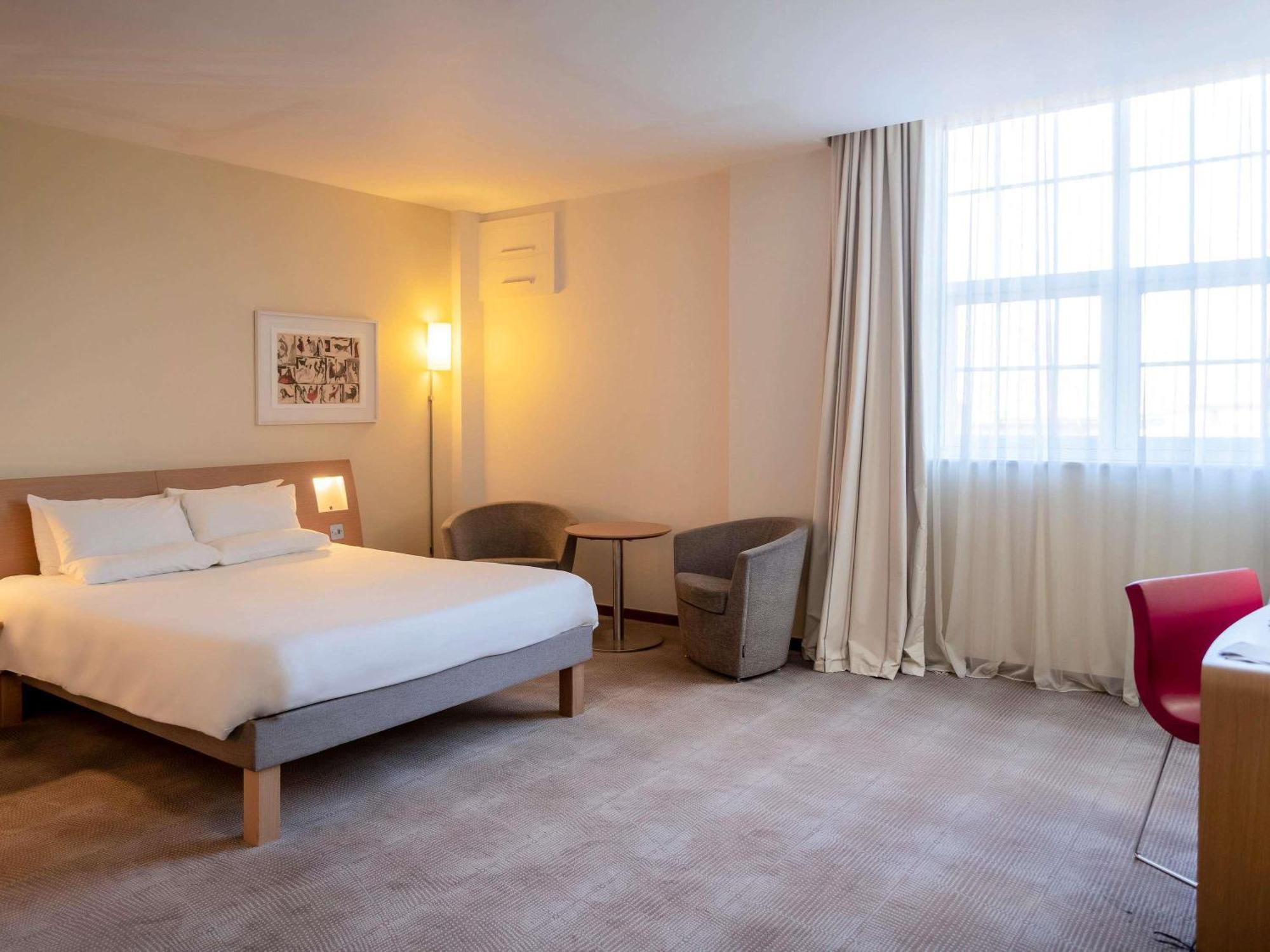 Novotel Centre Hotel